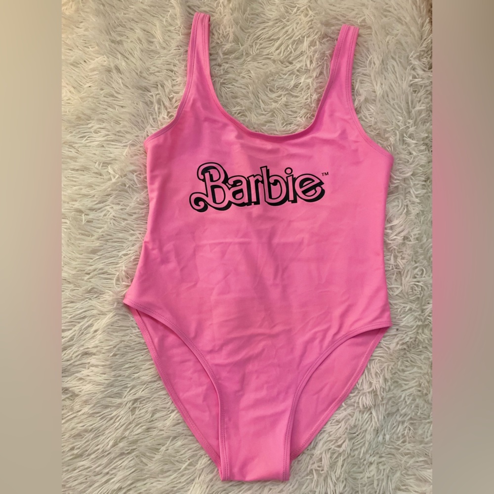 NEW Barbie™ Women's Scoop Neck High Leg One Piece Swimsuit, Size L Pink